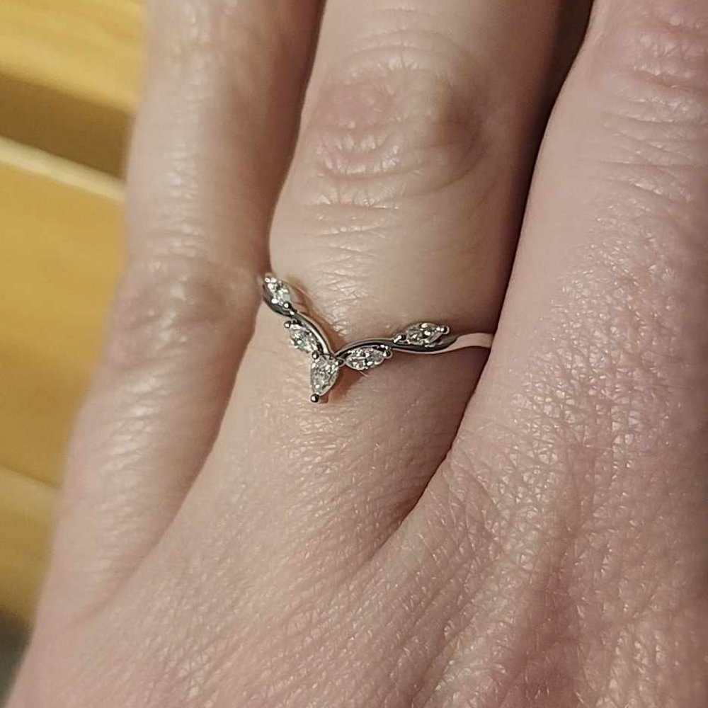 14K white gold & moissanite ring